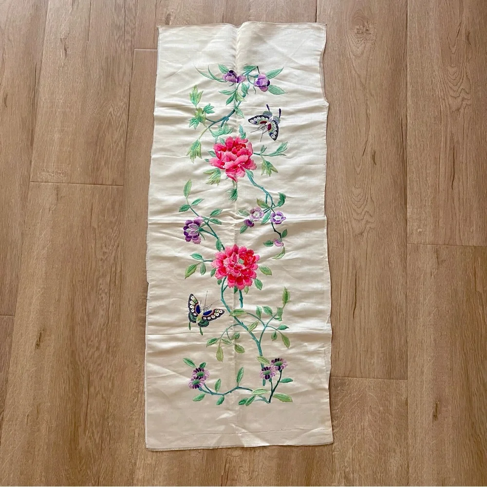 Marked Antique Chinese Silk‎ Hand Embroidery Textile Panel Flowers & Butterfly